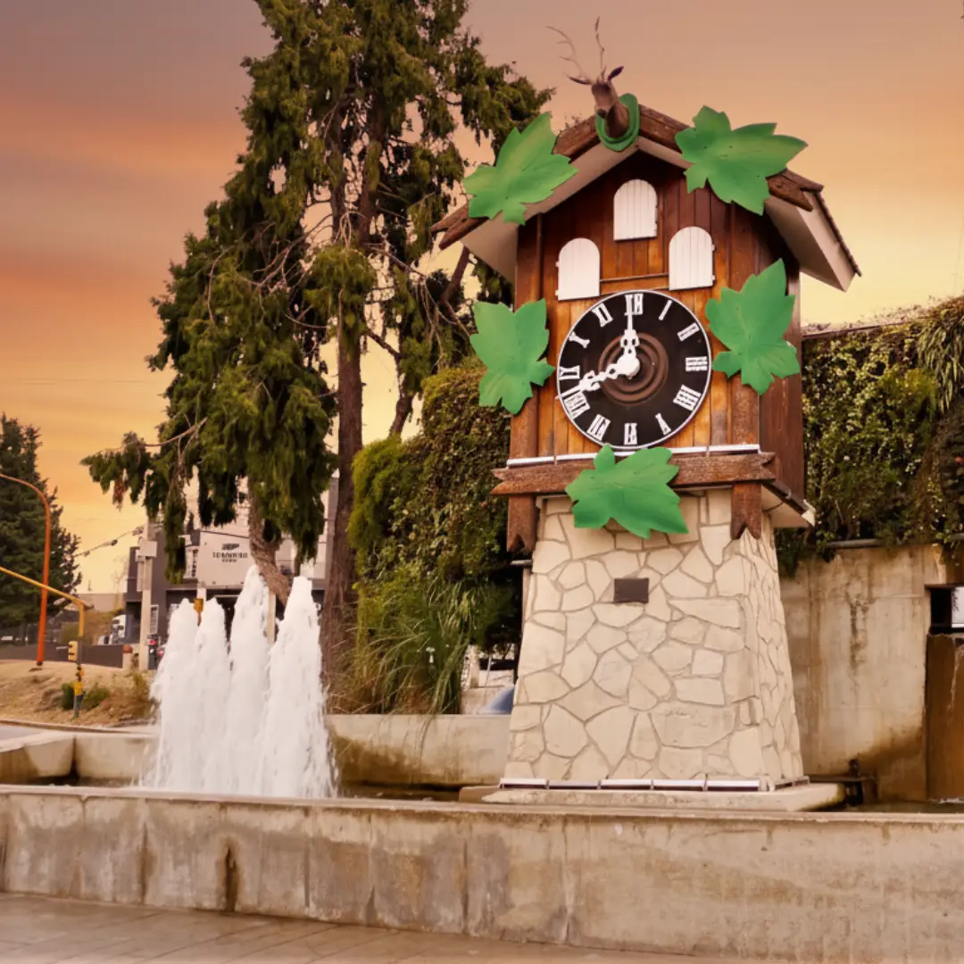 reloj cucu villa carlos paz iluminado noche